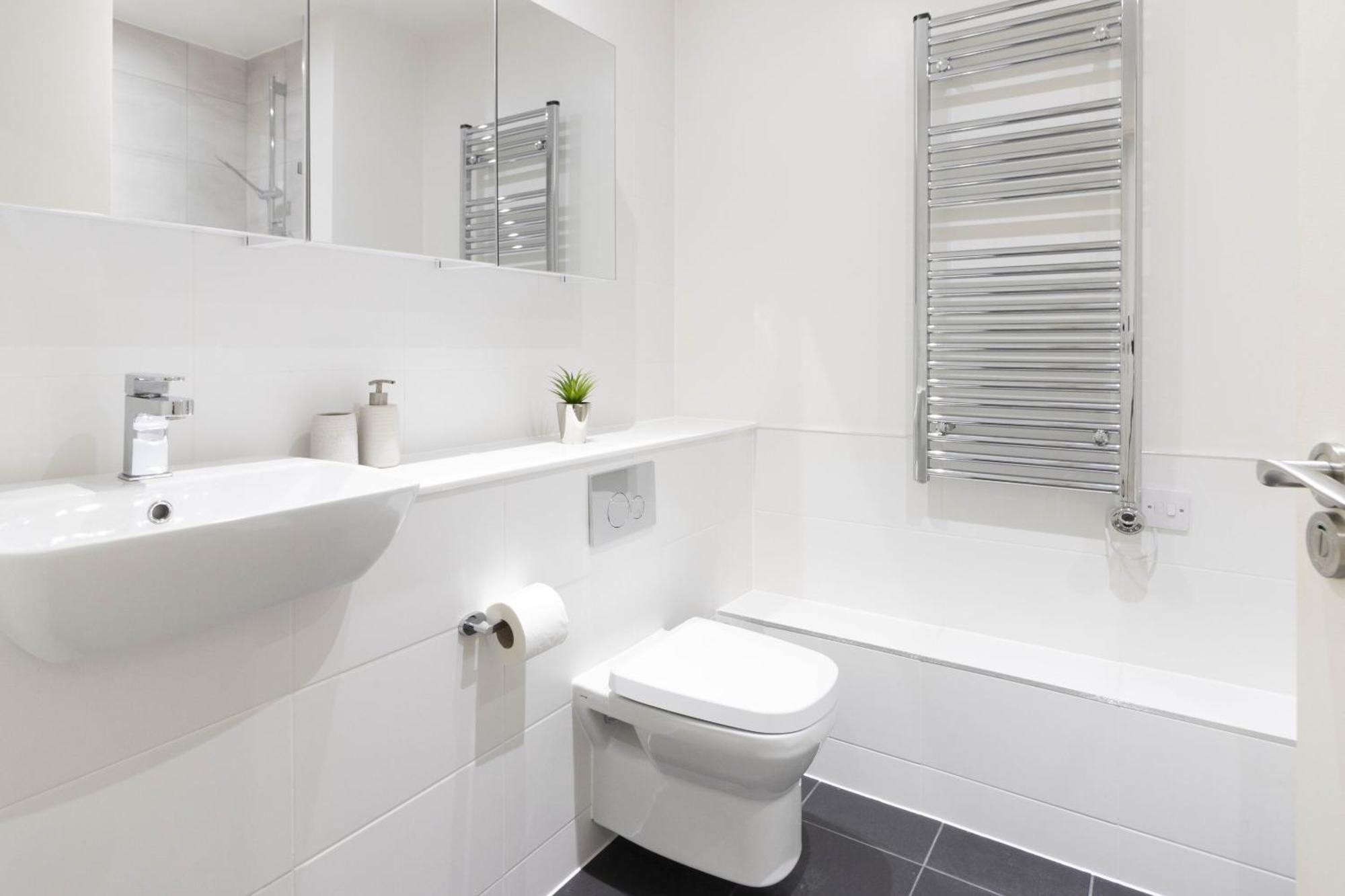 Linacre 1&2 - One And Two Bed Flat Behind The Cathedral With Free Parking And Fast Wifi Apartamento Exeter Quarto foto
