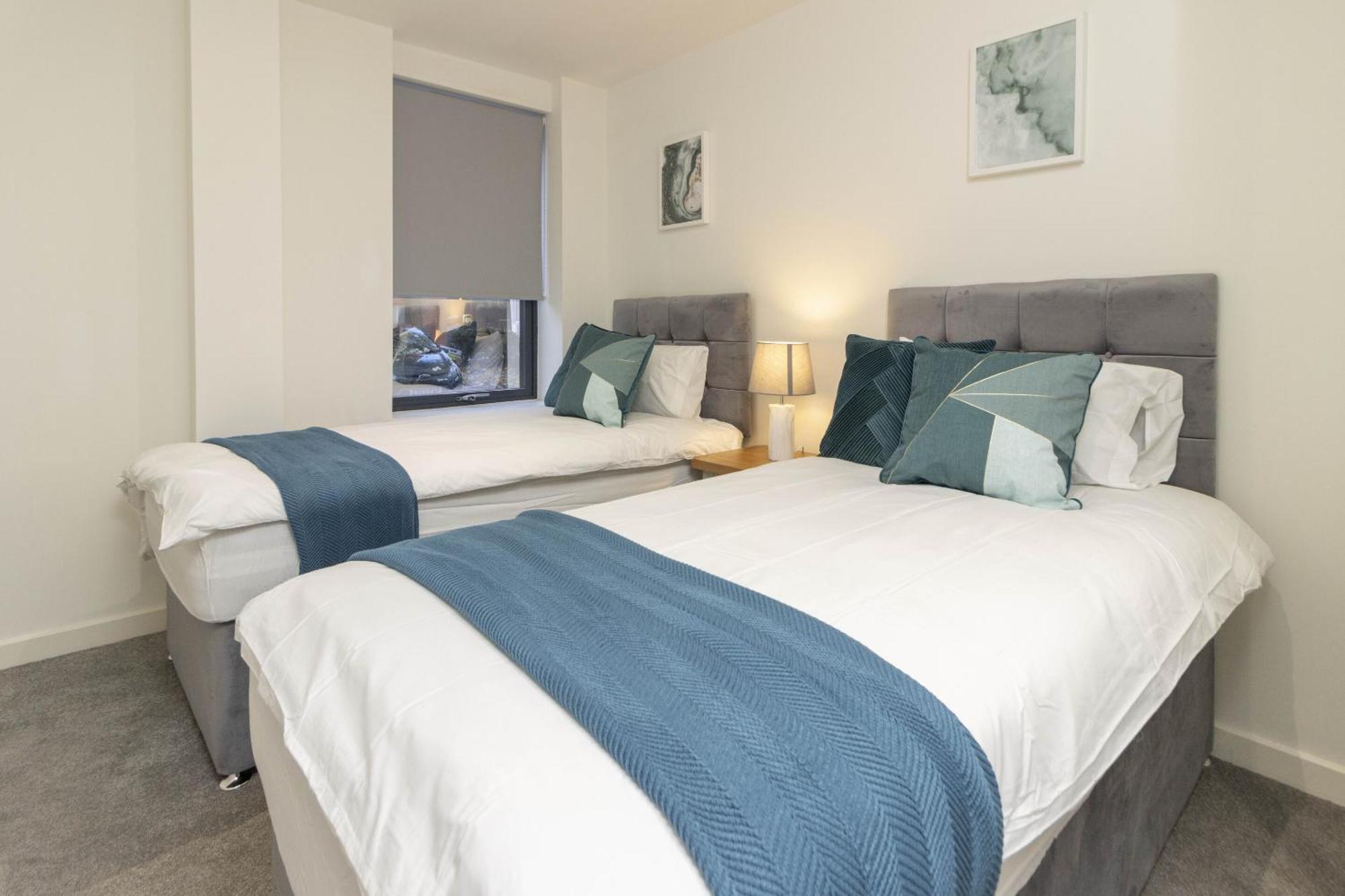 Linacre 1&2 - One And Two Bed Flat Behind The Cathedral With Free Parking And Fast Wifi Apartamento Exeter Quarto foto