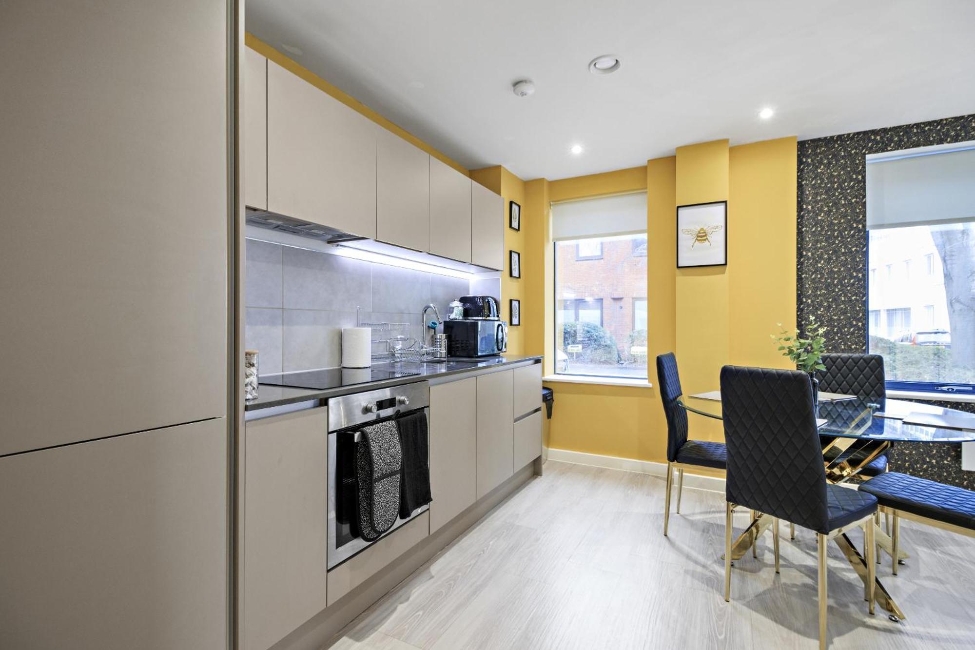 Linacre 1&2 - One And Two Bed Flat Behind The Cathedral With Free Parking And Fast Wifi Apartamento Exeter Quarto foto