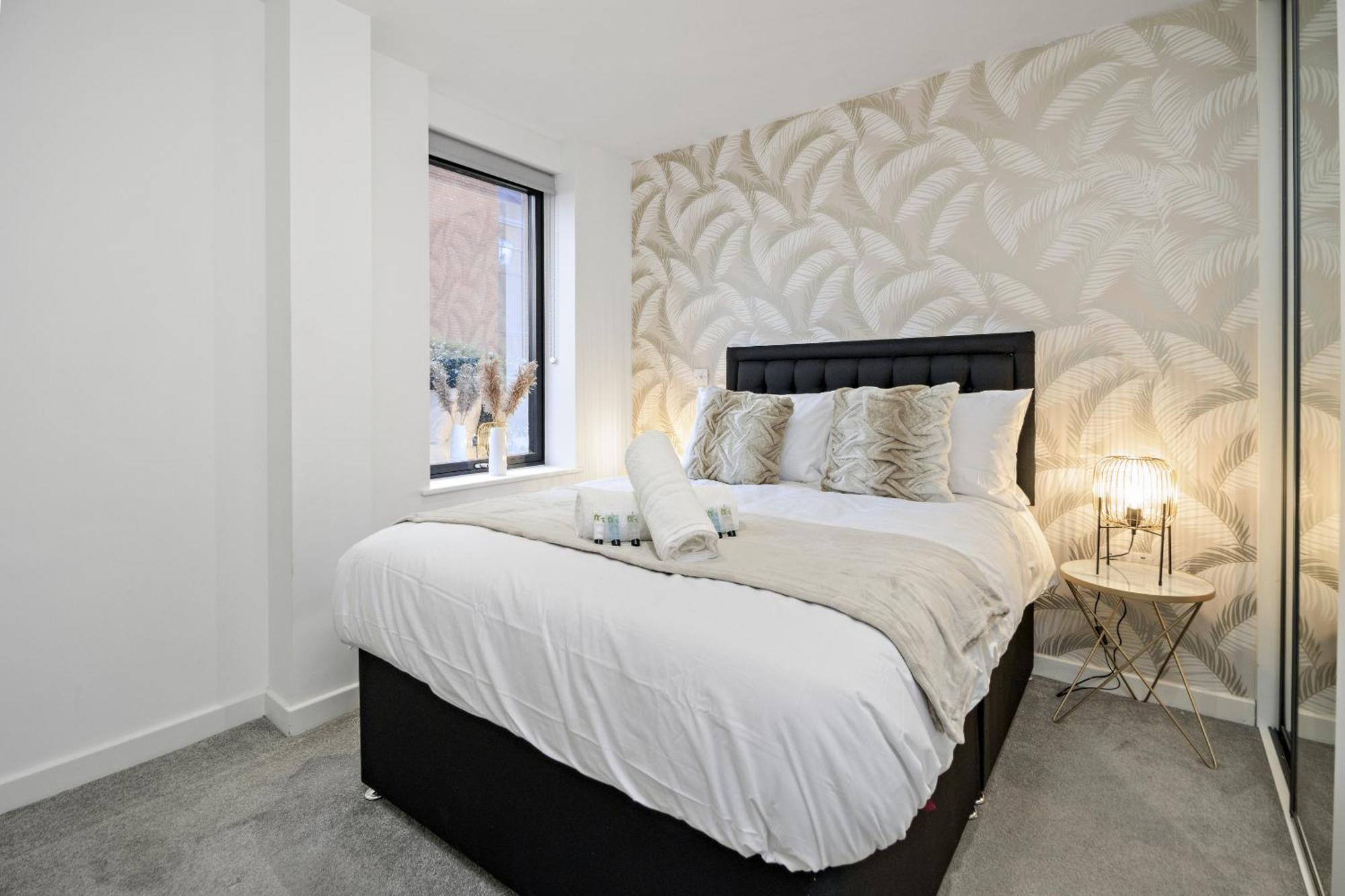 Linacre 1&2 - One And Two Bed Flat Behind The Cathedral With Free Parking And Fast Wifi Apartamento Exeter Quarto foto